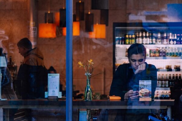 Harnessing AI to Drive Business Transformation and Enhance Operational Efficiency in the Modern Era